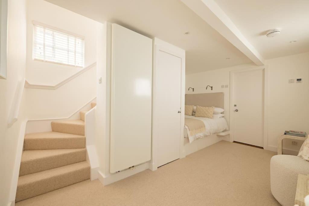 Holiday home Belmont House